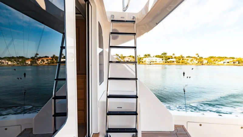 Slide: The Image of Bertram 61 Convertible 2020 - 57