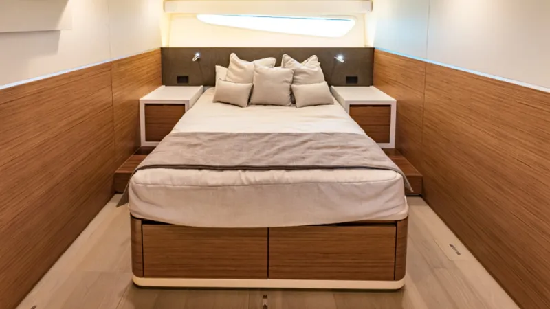 Slide: The Image of Bertram 61 Convertible 2020 - 4