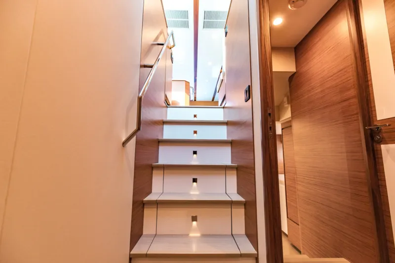 Slide: The Image of Bertram 61 Convertible 2020 - 35
