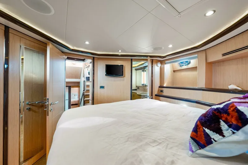 Slide: The Image of Ocean Alexander 83 Motor Yacht 2010 - 36