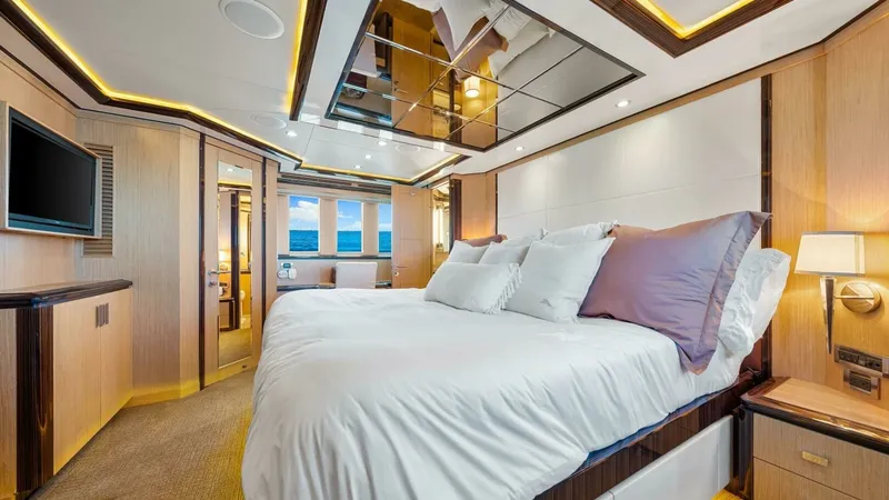 Slide: The Image of Ocean Alexander 85 Motor Yacht 2010 - 27
