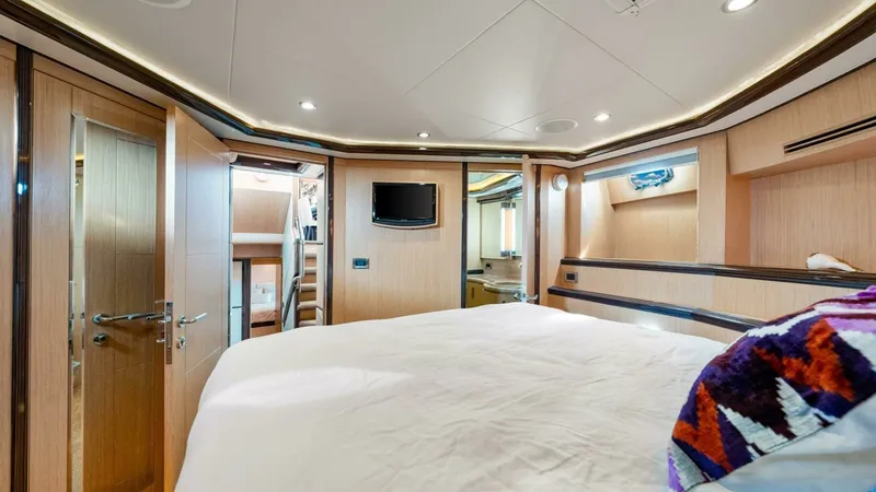 Slide: The Image of Ocean Alexander 85 Motor Yacht 2010 - 36