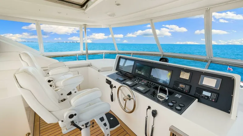 Slide: The Image of Ocean Alexander 85 Motor Yacht 2010 - 50
