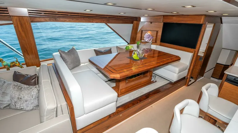 Slide: The Image of Viking 90 Convertible 2025 - 19