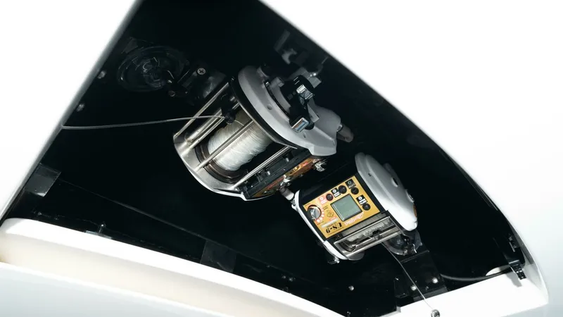 Slide: The Image of Viking 90 Convertible 2025 - 14
