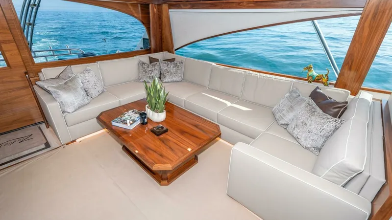 Slide: The Image of Viking 90 Convertible 2025 - 18