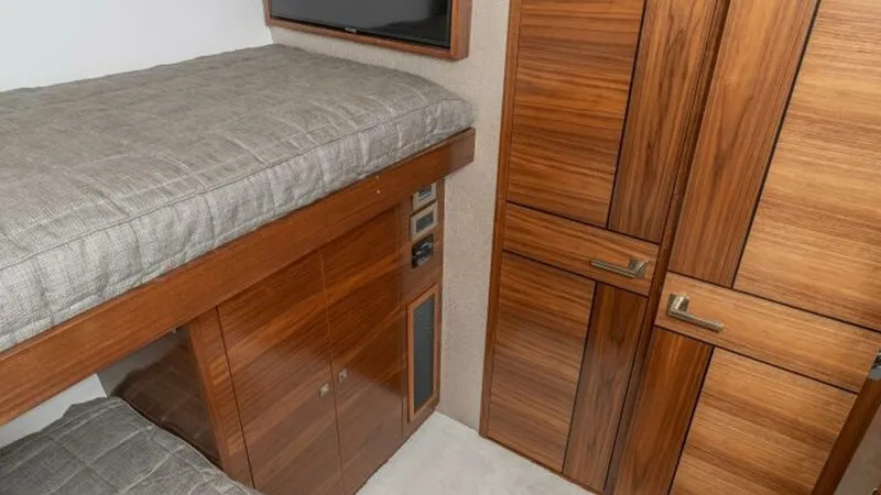 Slide: The Image of Viking 90 Convertible 2025 - 49