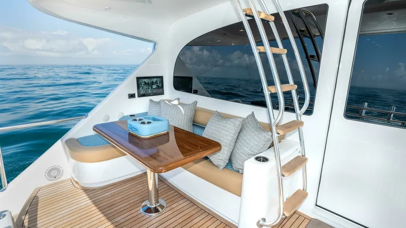 Slide: The Image of Viking 90 Convertible 2025 - 100
