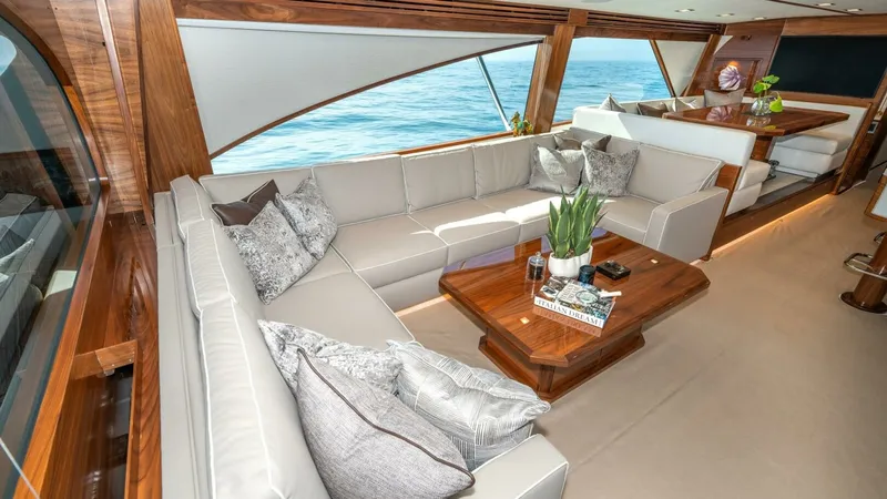 Slide: The Image of Viking 90 Convertible 2025 - 16