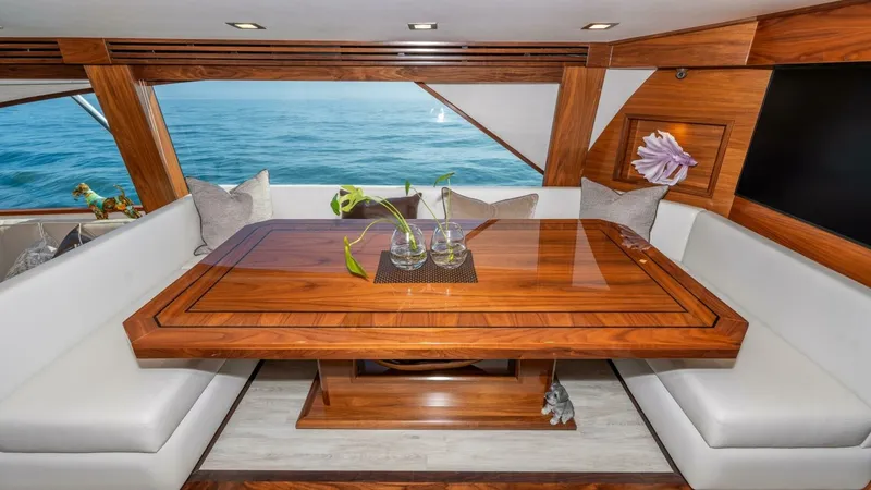 Slide: The Image of Viking 90 Convertible 2025 - 22