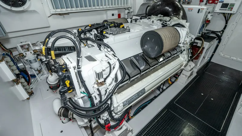 Slide: The Image of Viking 90 Convertible 2025 - 90