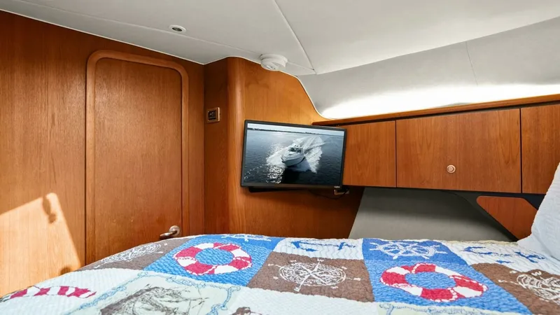 Slide: The Image of Tiara 4300 Sovran 2007 - 25