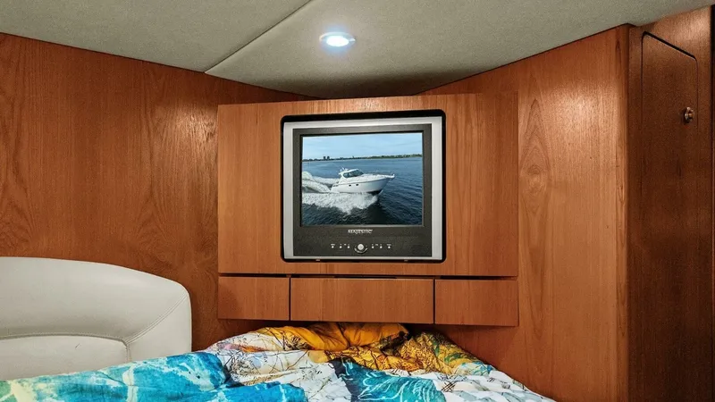 Slide: The Image of Tiara 4300 Sovran 2007 - 27