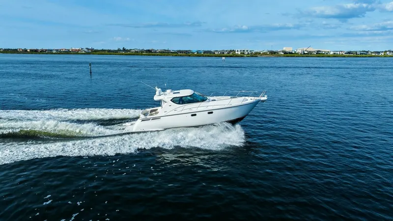 Slide: The Image of Tiara 4300 Sovran 2007 - 48