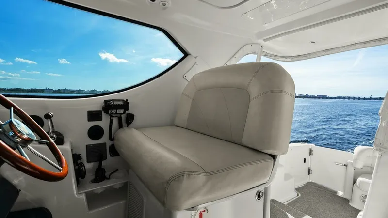 Slide: The Image of Tiara 4300 Sovran 2007 - 7