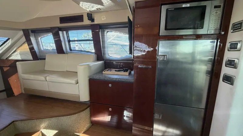 Slide: The Image of Sea Ray 47 Sedan Bridge 2008 - 18