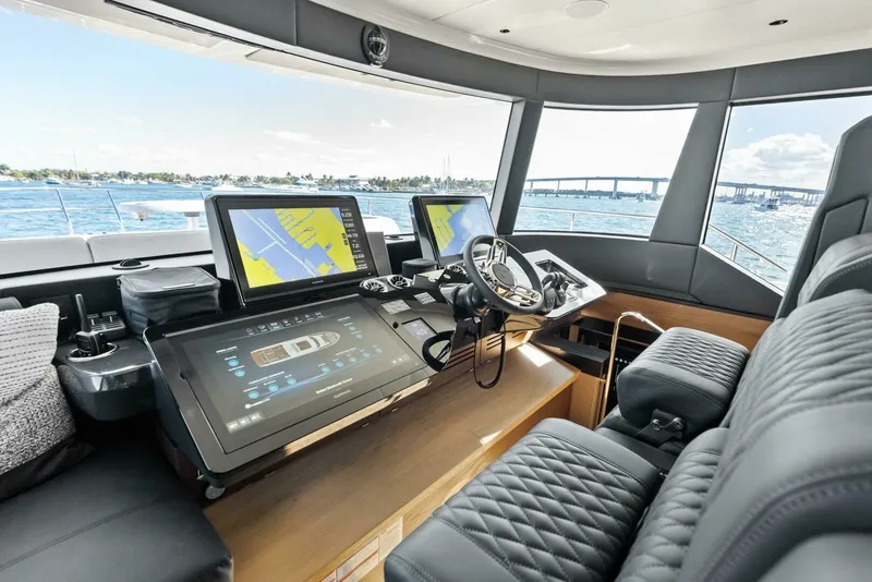 Slide: The Image of Absolute 75 Navetta 2025 - 1