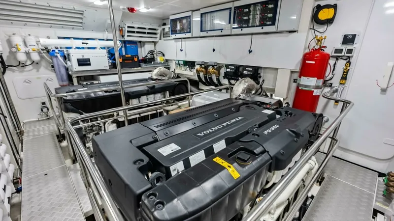Slide: The Image of Absolute 75 Navetta 2025 - 39