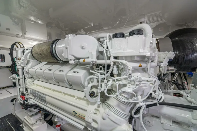 Slide: The Image of Viking 58 Convertible 2025 - 45