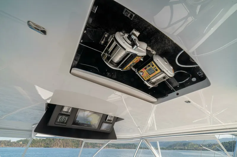 Slide: The Image of Viking 58 Convertible 2025 - 38