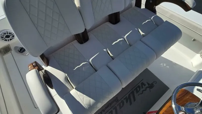 Slide: The Image of Valhalla Boatworks V-29 Hybrid 2025 - 7
