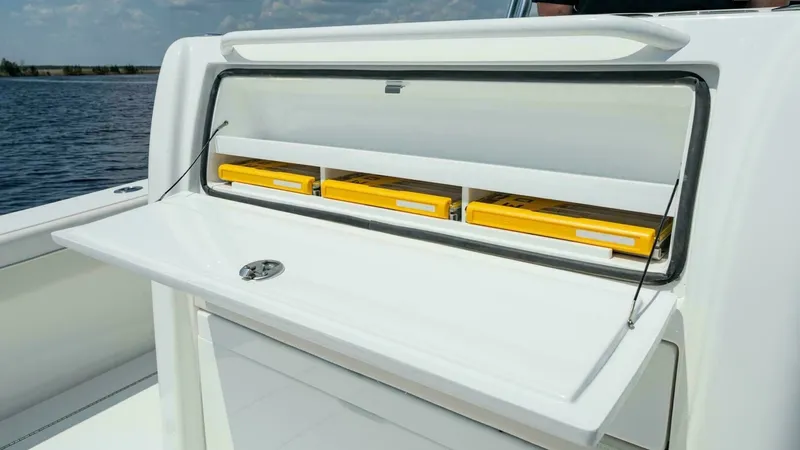 Slide: The Image of Valhalla Boatworks V-29 Hybrid 2025 - 12