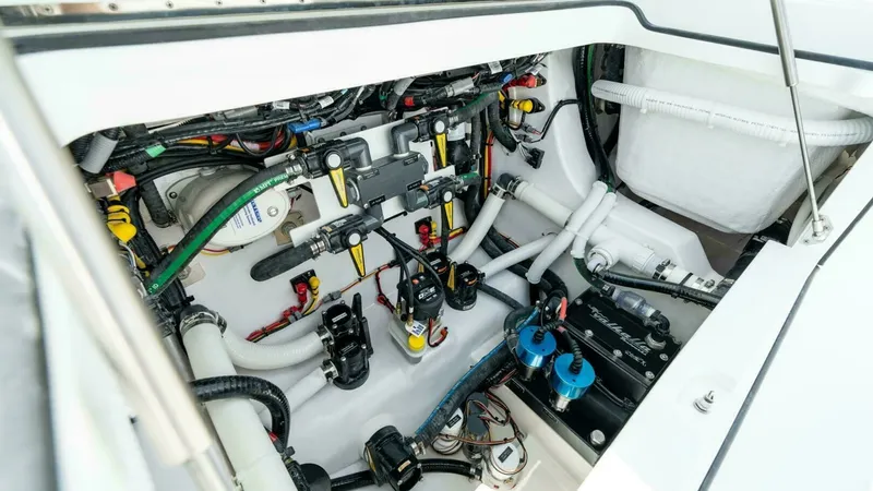 Slide: The Image of Valhalla Boatworks V-29 Hybrid 2025 - 16