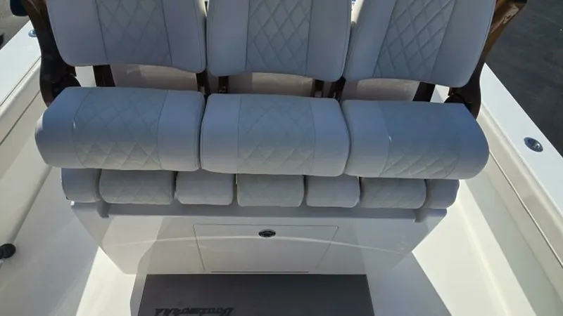 Slide: The Image of Valhalla Boatworks V-29 Hybrid 2025 - 8
