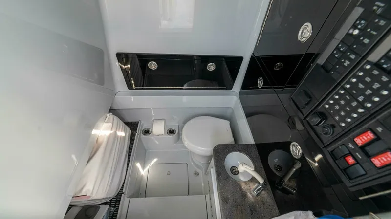 Slide: The Image of Valhalla Boatworks V-33 2024 - 30