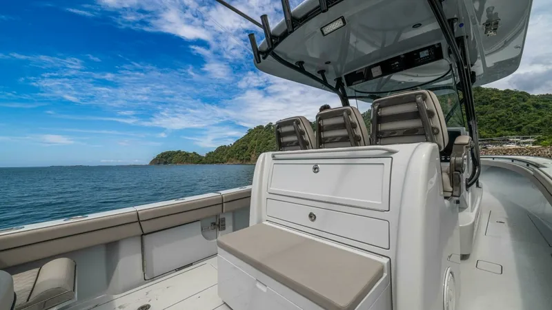 Slide: The Image of Valhalla Boatworks V-33 2024 - 20