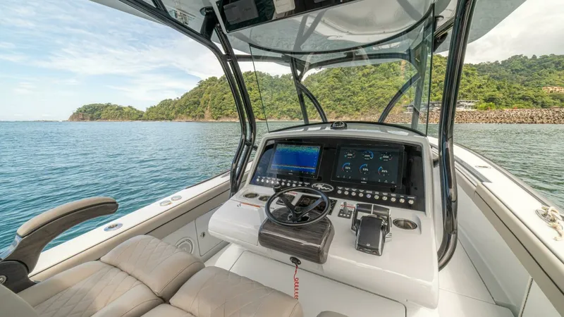Slide: The Image of Valhalla Boatworks V-33 2024 - 13
