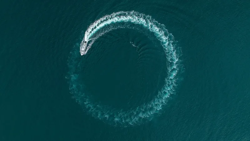 Slide: The Image of Valhalla Boatworks V-33 2024 - 51