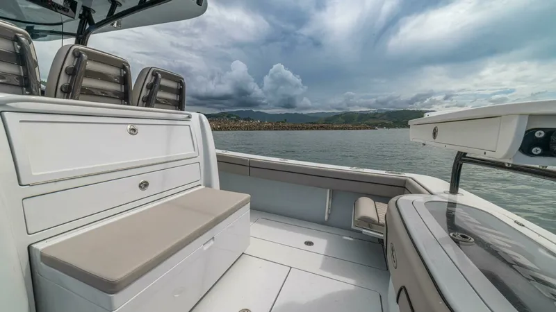 Slide: The Image of Valhalla Boatworks V-33 2024 - 19