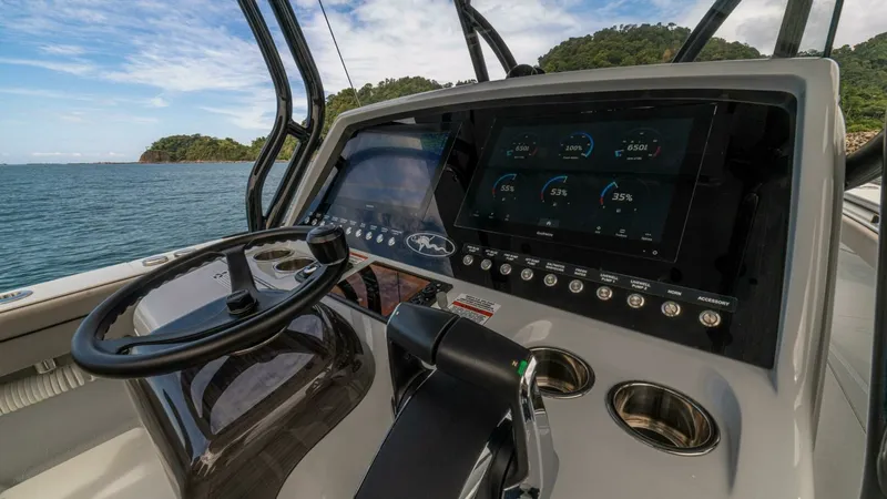 Slide: The Image of Valhalla Boatworks V-33 2024 - 21