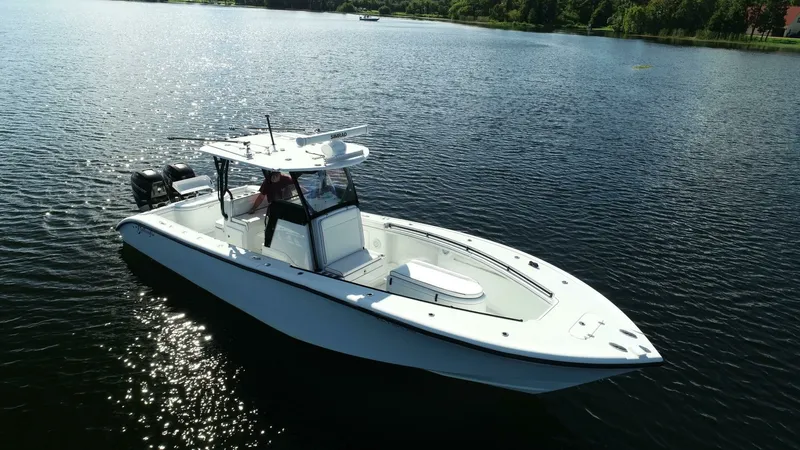 Slide: The Image of Yellowfin 32 Center Console 2017 - 7