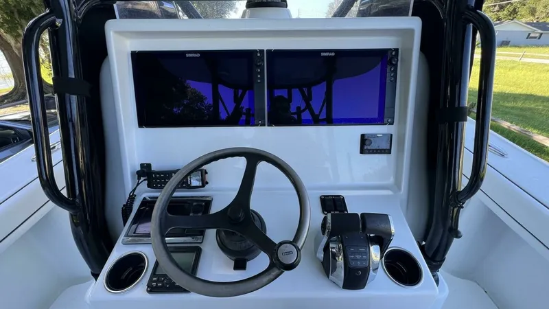 Slide: The Image of Yellowfin 32 Center Console 2017 - 1