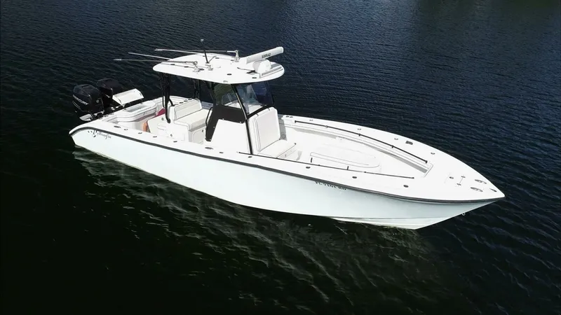 Slide: The Image of Yellowfin 32 Center Console 2017 - 10