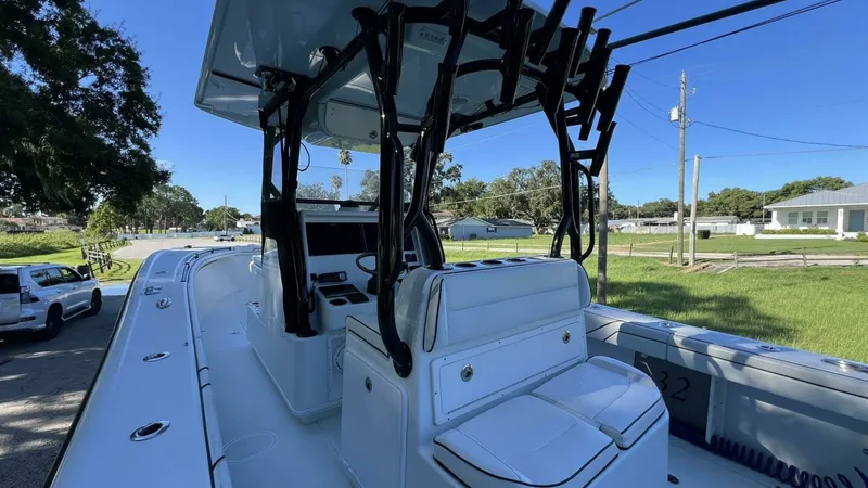 Slide: The Image of Yellowfin 32 Center Console 2017 - 3