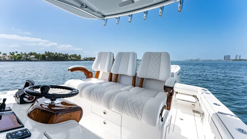 Slide: The Image of Valhalla Boatworks V-33 2027 - 10