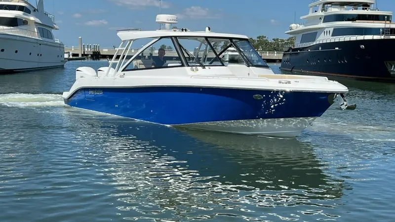 Slide: The Image of Everglades 340 Dual Console 2019 - 29