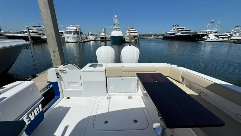 Slide: The Image of Everglades 340 Dual Console 2019 - 3