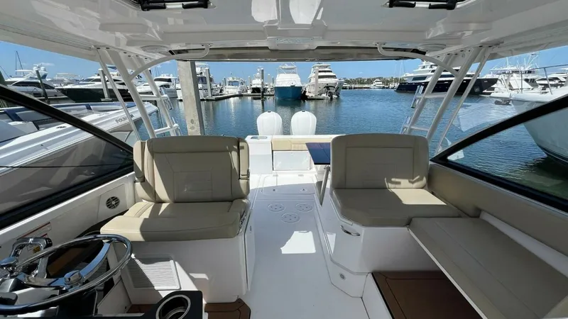 Slide: The Image of Everglades 340 Dual Console 2019 - 11