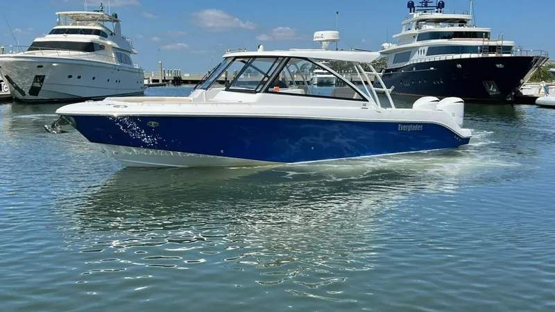 Slide: The Image of Everglades 340 Dual Console 2019 - 32