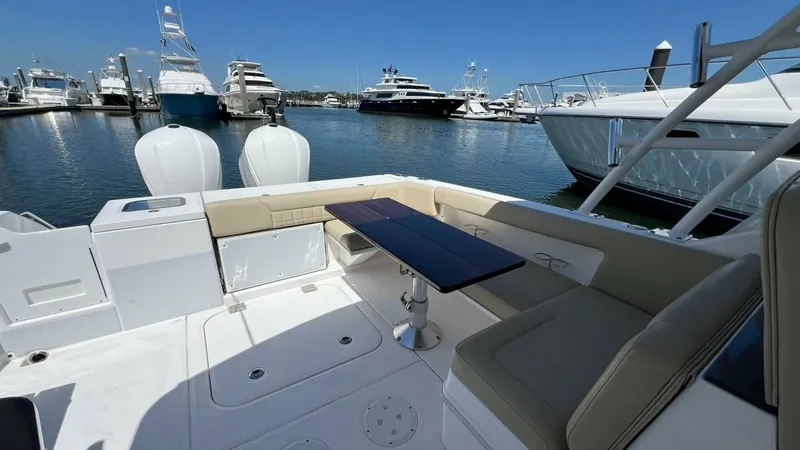 Slide: The Image of Everglades 340 Dual Console 2019 - 19