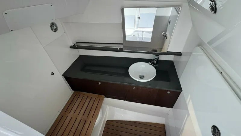 Slide: The Image of Everglades 340 Dual Console 2019 - 5