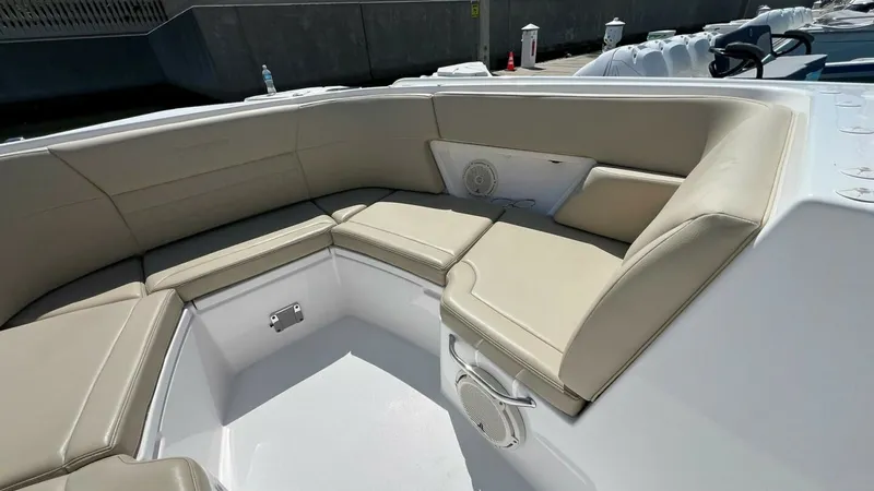 Slide: The Image of Everglades 340 Dual Console 2019 - 24