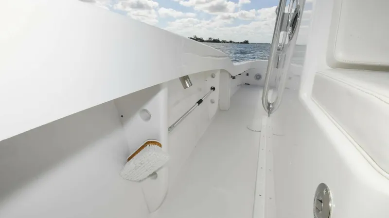 Slide: The Image of Ocean Master 336 Center Console 2019 - 14