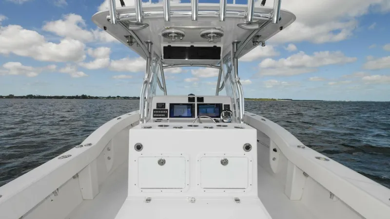 Slide: The Image of Ocean Master 336 Center Console 2019 - 8