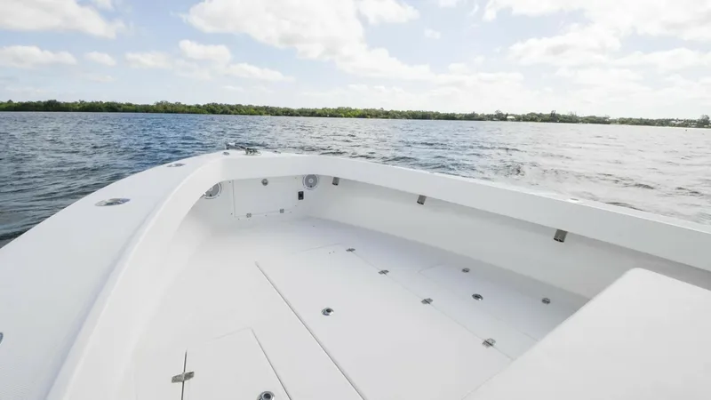 Slide: The Image of Ocean Master 336 Center Console 2019 - 13