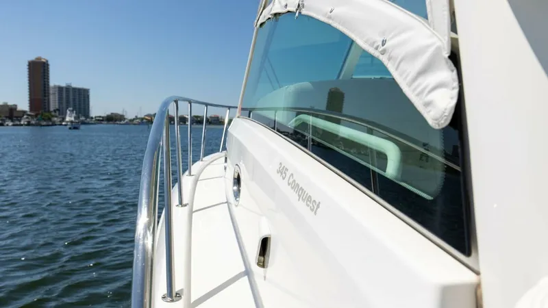 Slide: The Image of Boston Whaler 345 CONQUEST 2019 - 27